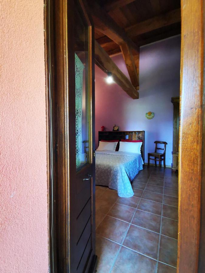 Bed and Breakfast La Casa Dei Tigli Cannara Exterior foto