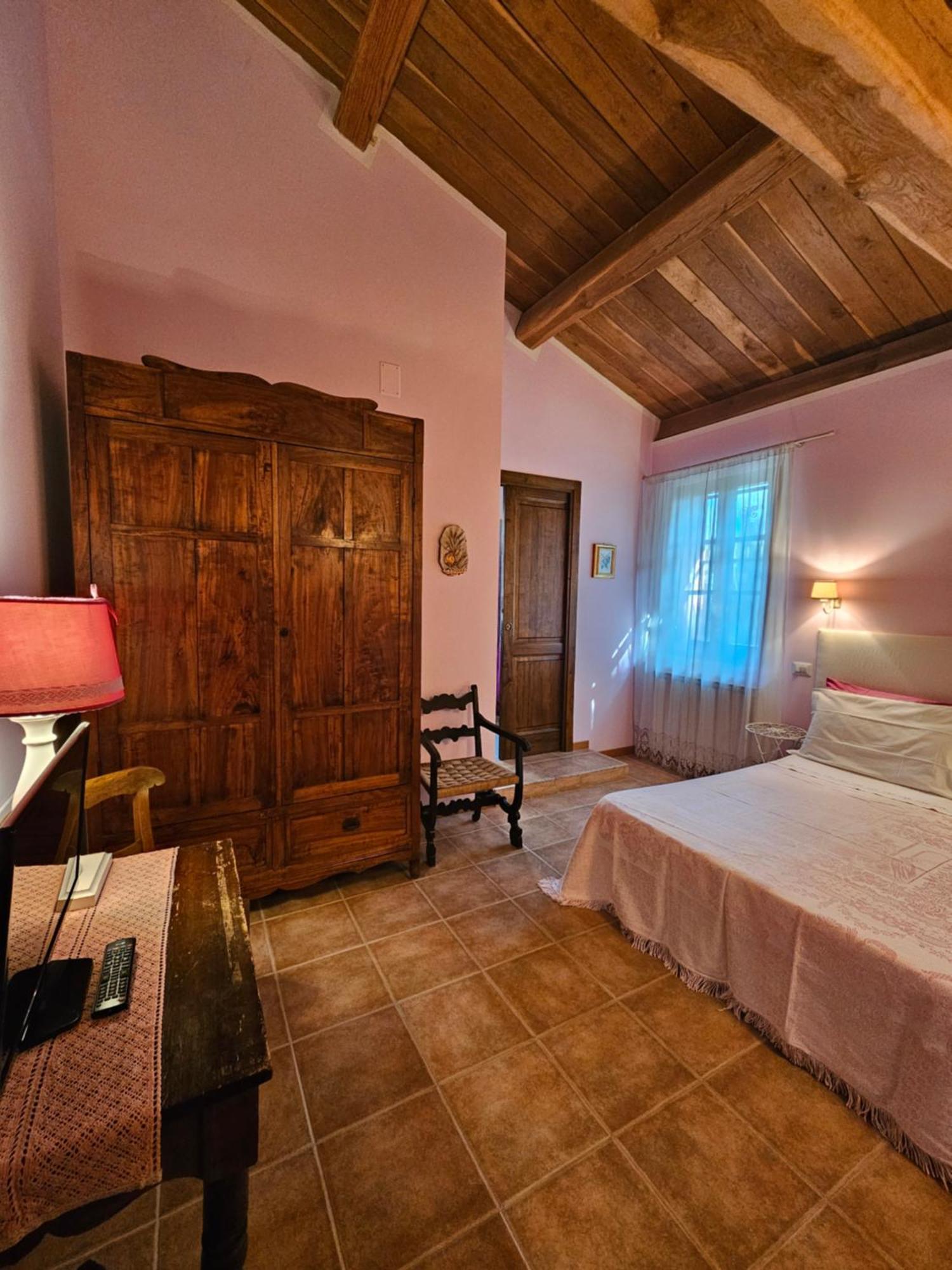 Bed and Breakfast La Casa Dei Tigli Cannara Exterior foto