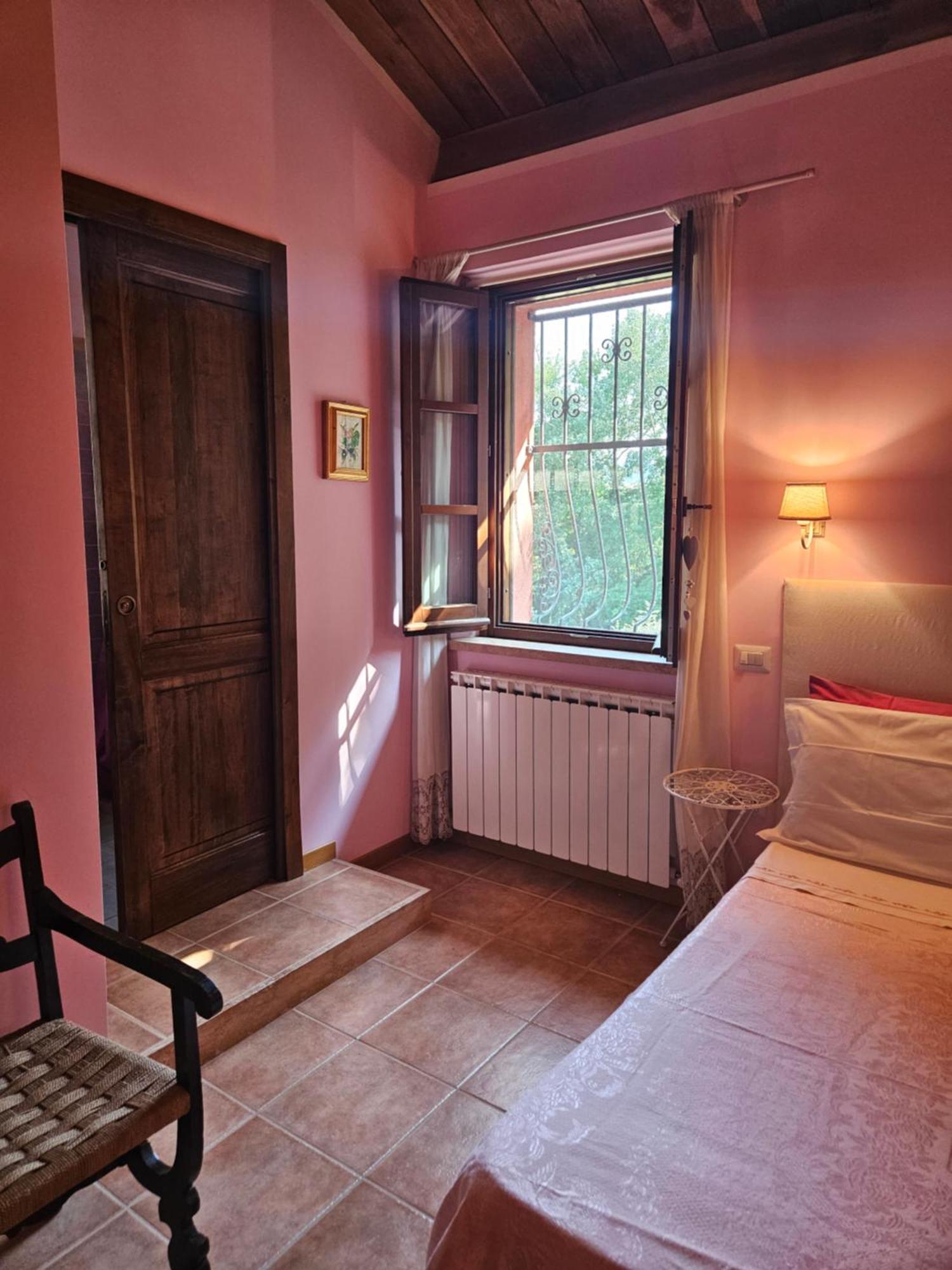 Bed and Breakfast La Casa Dei Tigli Cannara Exterior foto